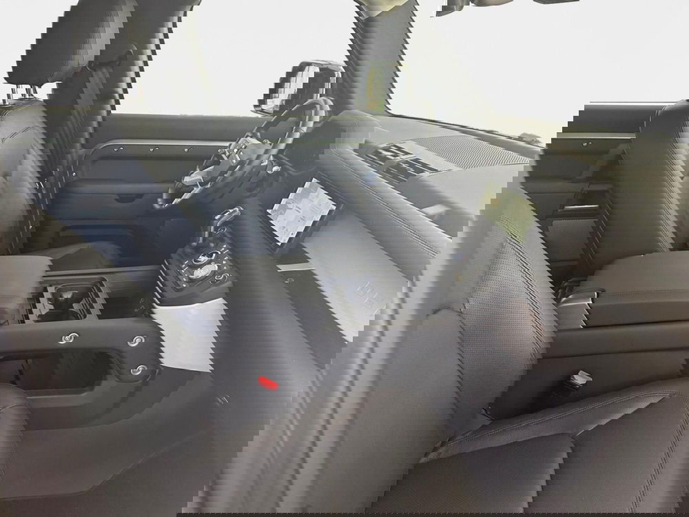 Land Rover Defender usata a Bari (3)