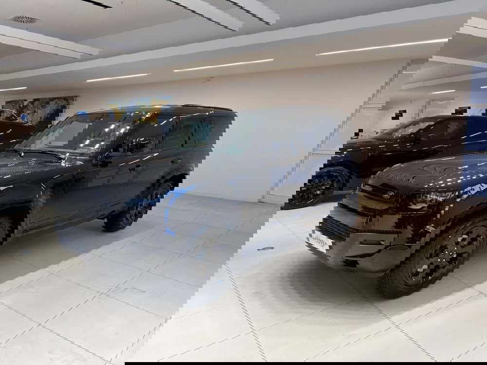 Land Rover Defender nuova a Forlì-Cesena