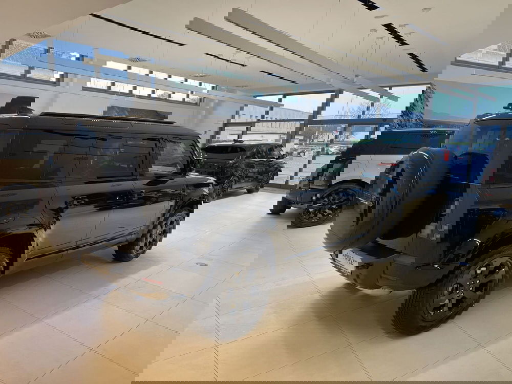 Land Rover Defender nuova a Forlì-Cesena (2)