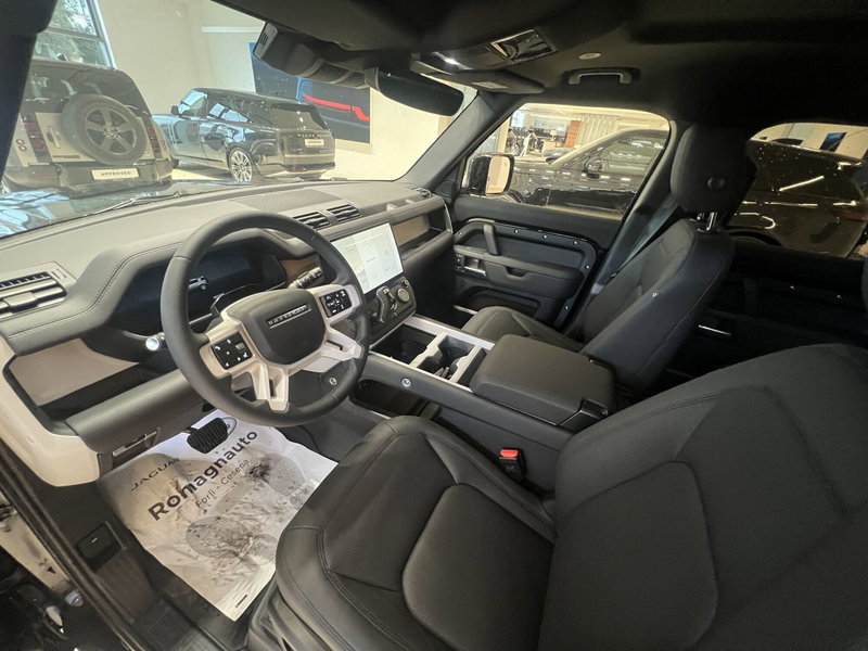 Land Rover Defender nuova a Forlì-Cesena (4)