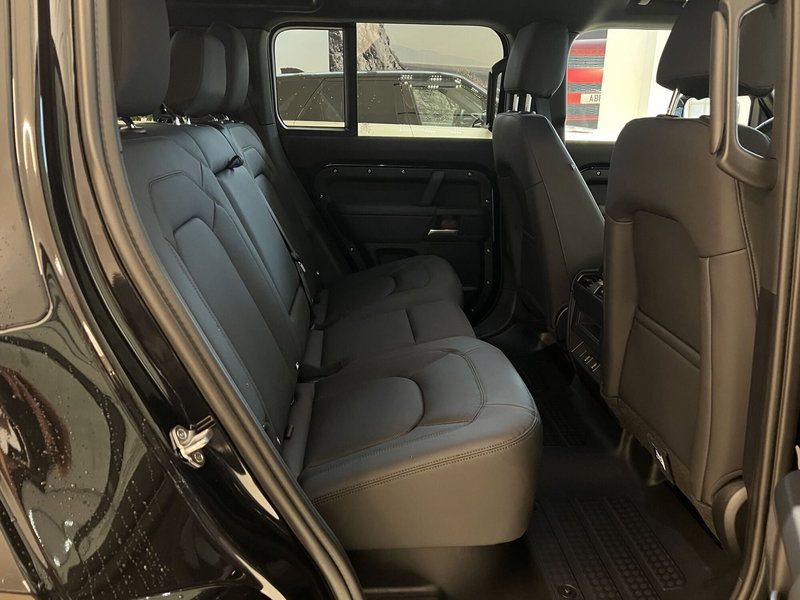Land Rover Defender nuova a Forlì-Cesena (5)