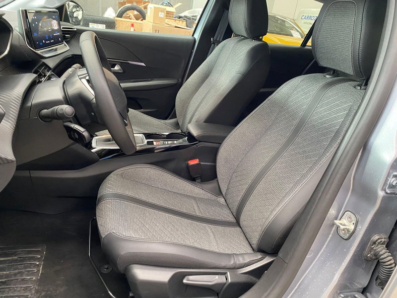 Peugeot 208 usata a Milano (10)