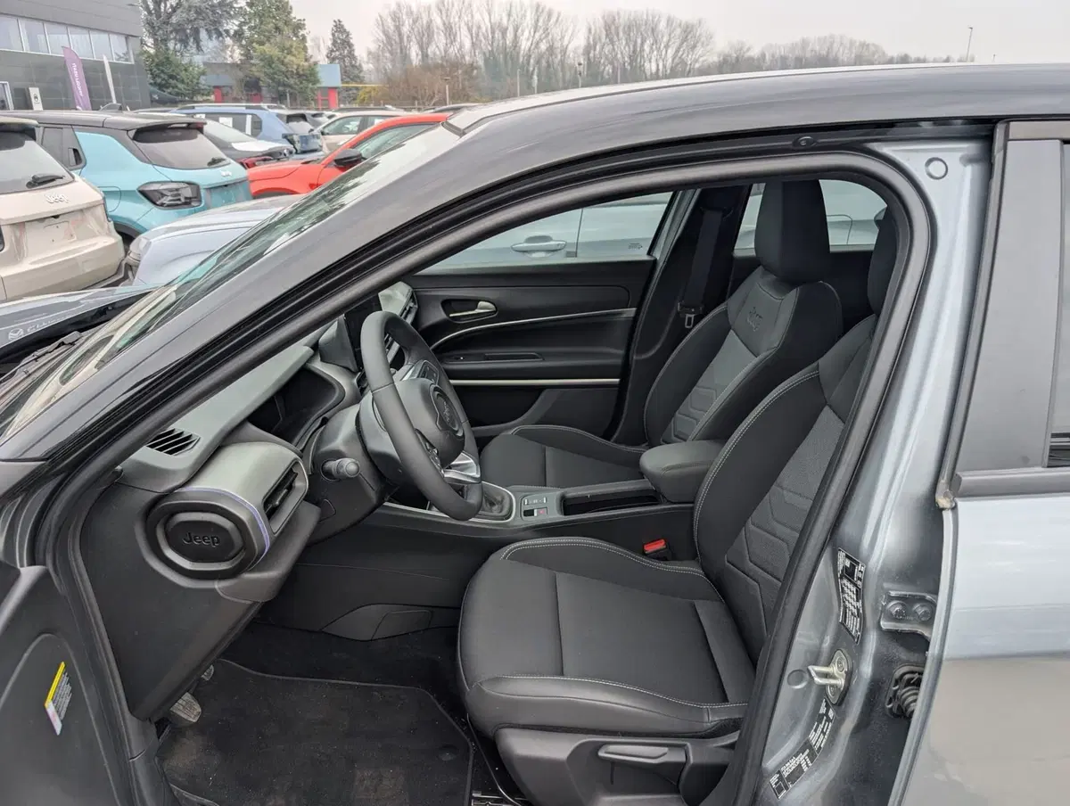 Jeep Avenger usata a Milano (10)