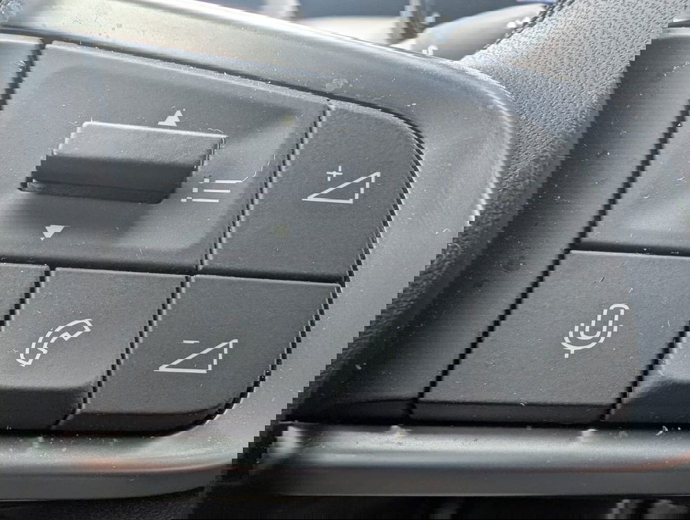 Jeep Avenger usata a Milano (16)