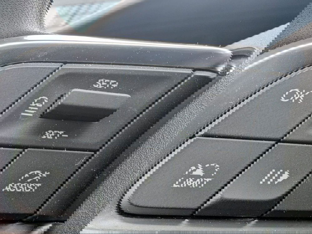 Jeep Avenger usata a Milano (17)