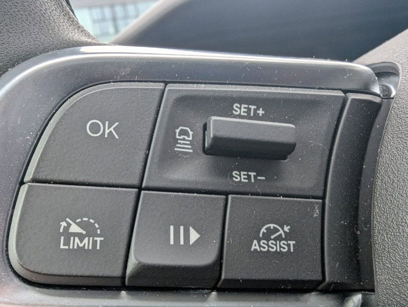 Jeep Avenger usata a Milano (17)