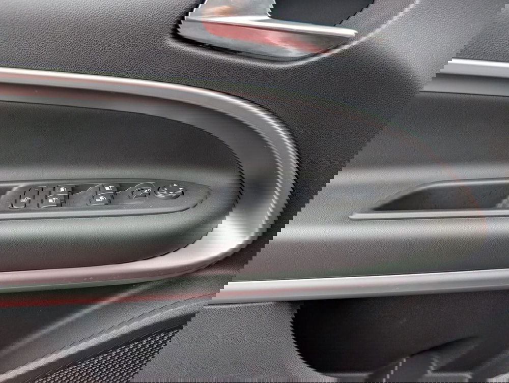 Jeep Avenger usata a Milano (18)