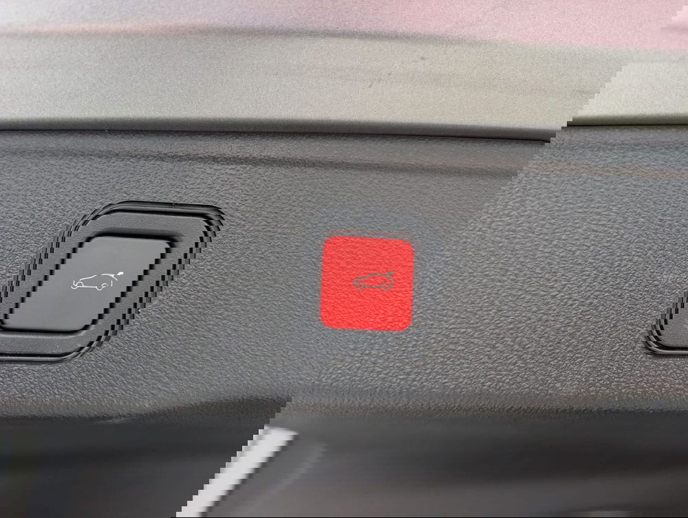 Jeep Avenger usata a Milano (6)