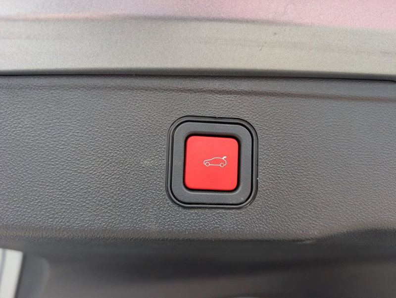 Jeep Avenger usata a Milano (6)