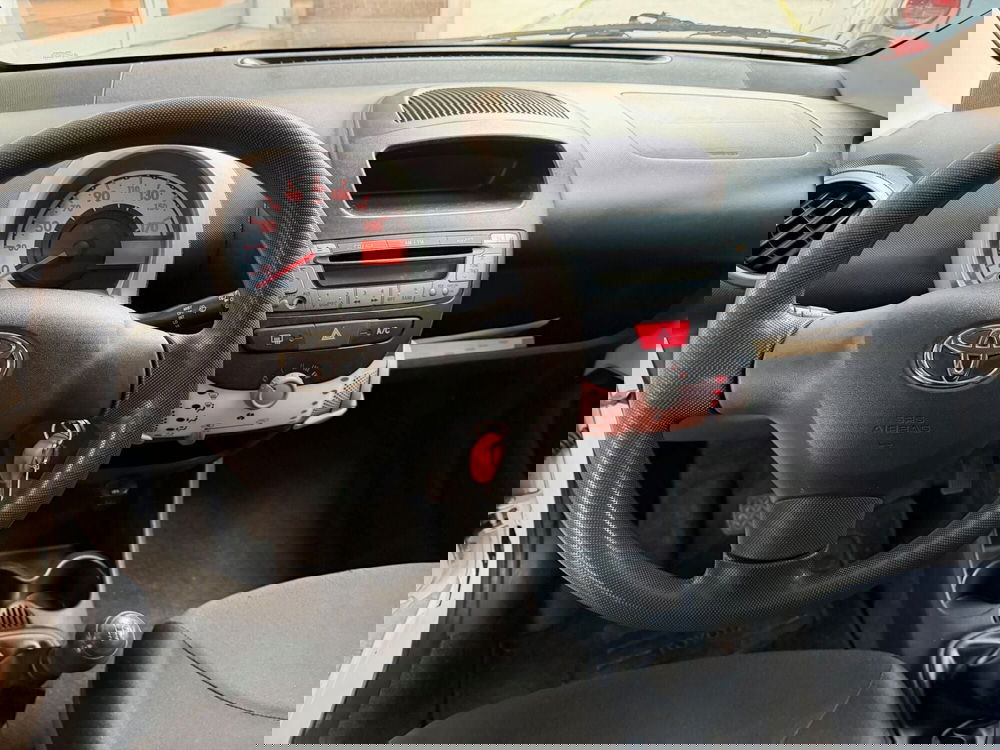 Toyota Aygo usata a Genova (6)