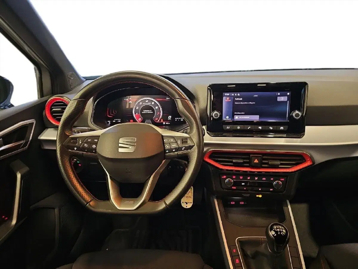 SEAT Arona usata a Lecco (8)