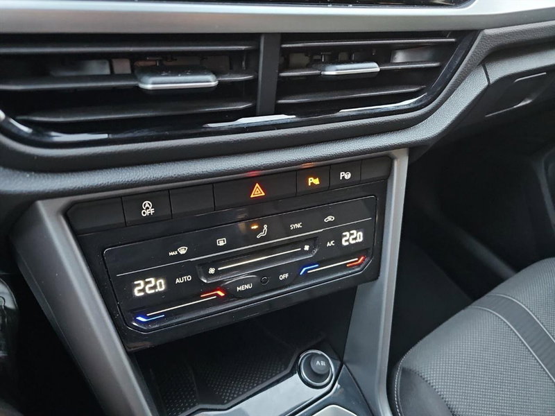 Volkswagen T-Roc usata a Lecco (15)