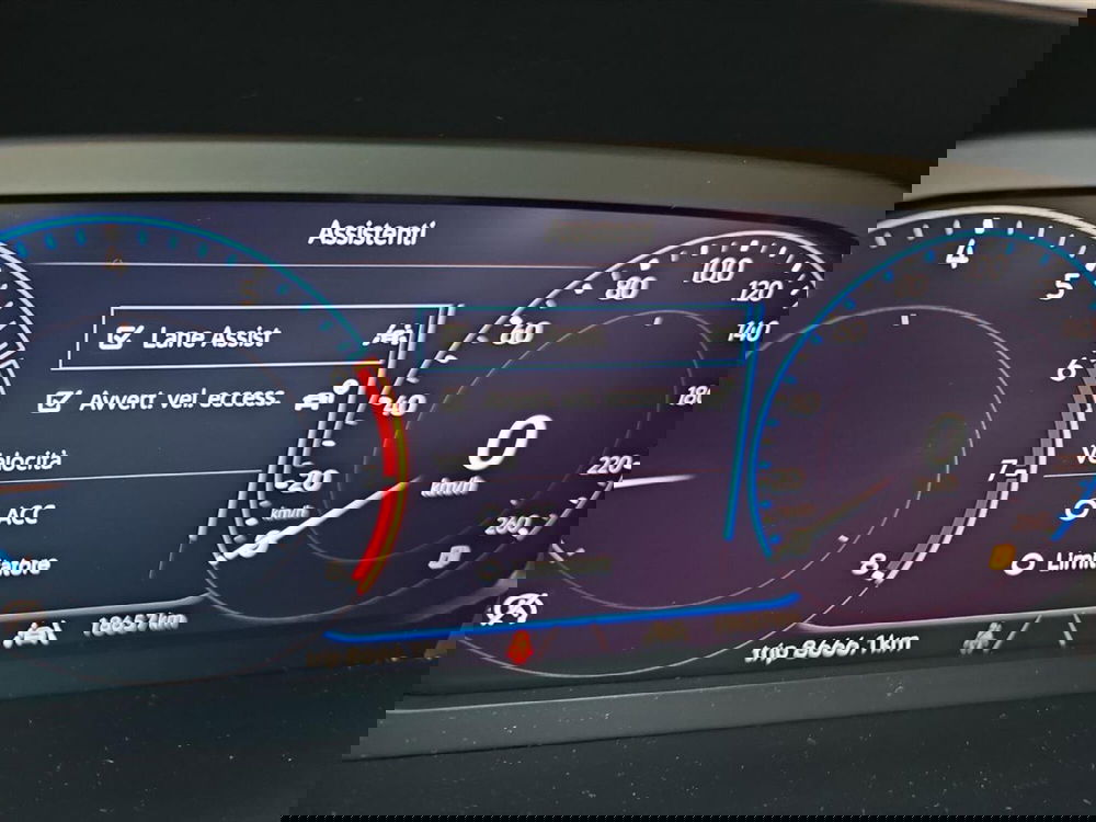 Volkswagen T-Roc usata a Lecco (15)