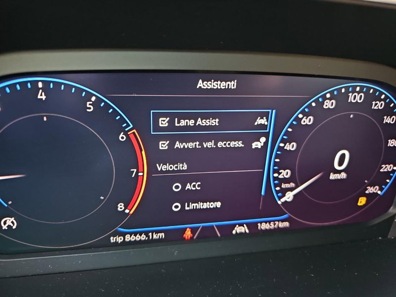 Volkswagen T-Roc usata a Lecco (15)