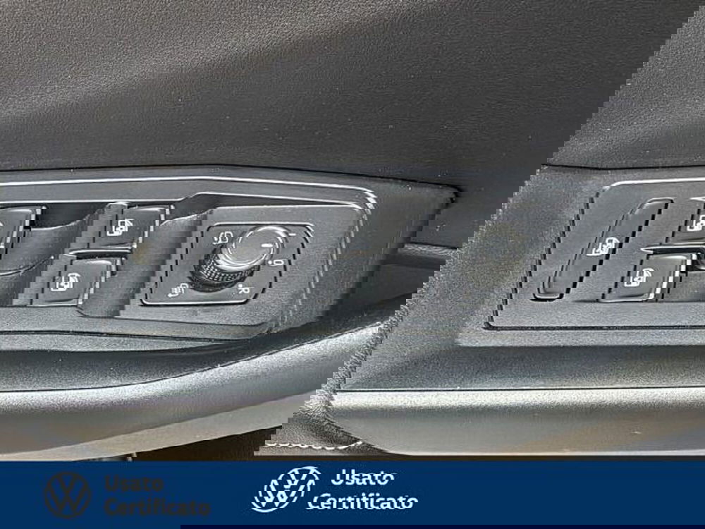 Volkswagen T-Roc usata a Vicenza (13)