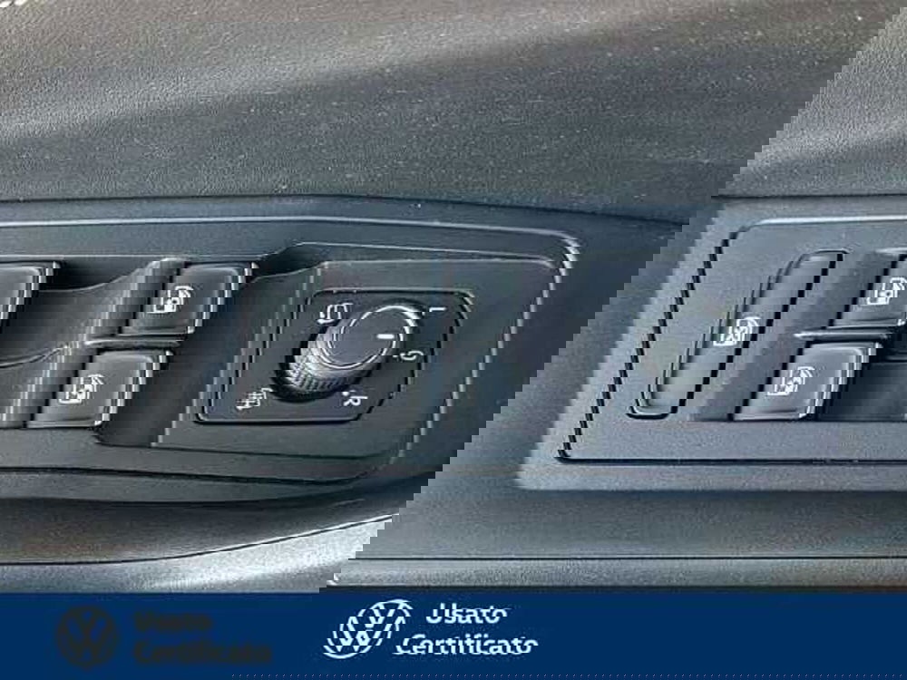 Volkswagen T-Roc usata a Vicenza (12)