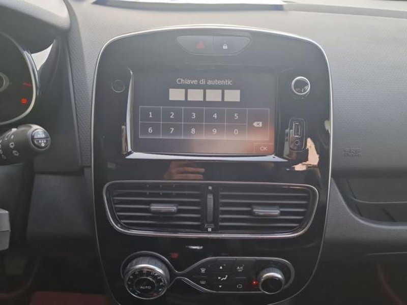 Renault Clio usata a Salerno (16)