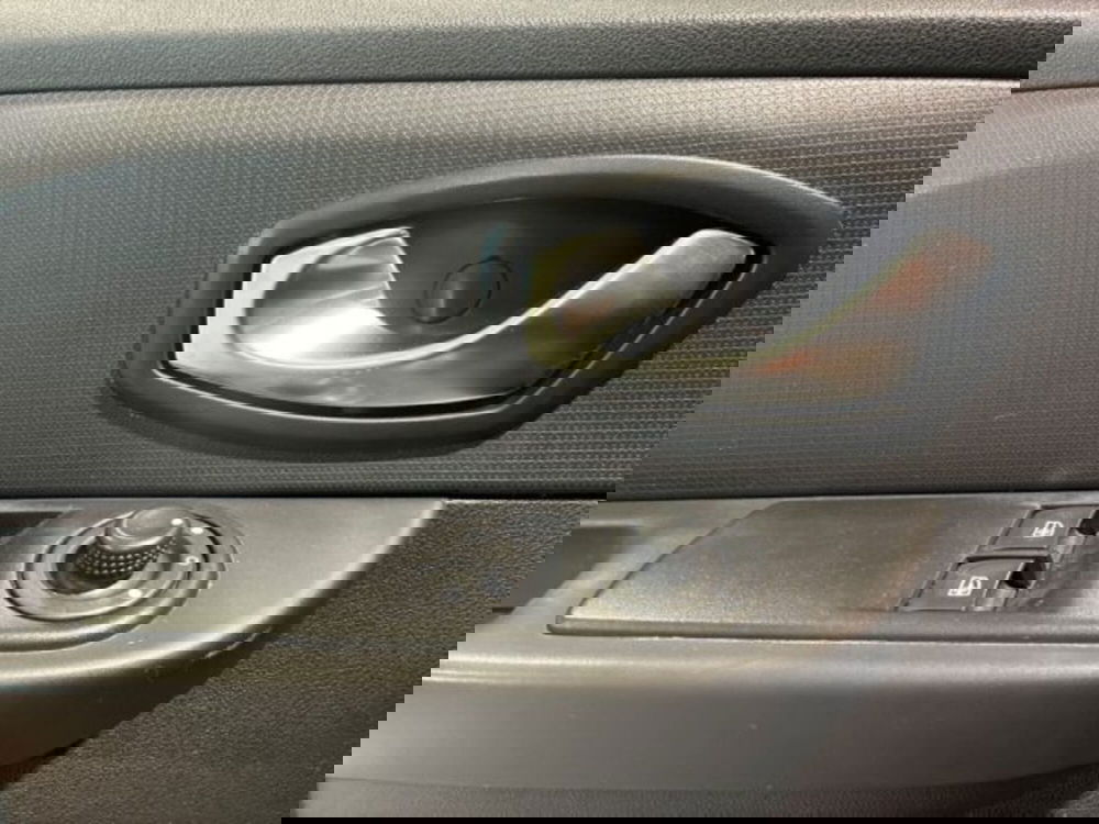 Renault Clio usata a Ancona (13)