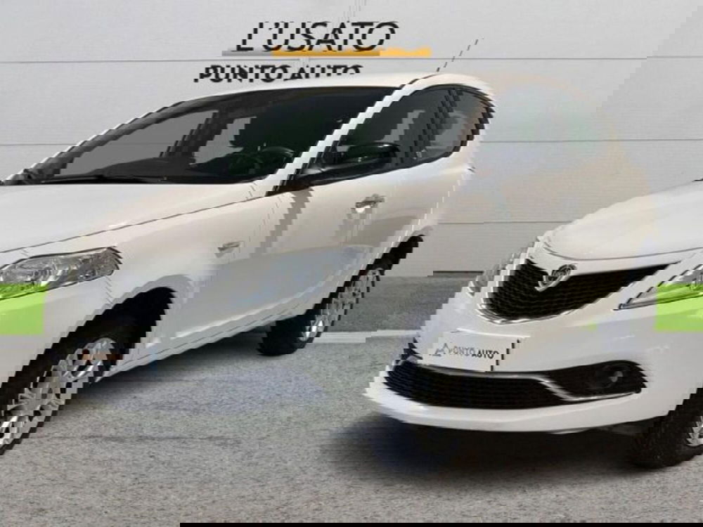 Lancia Ypsilon usata a Ancona