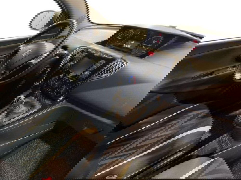 Lancia Ypsilon usata a Ancona (15)