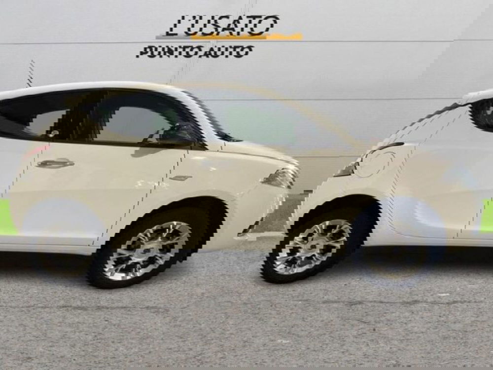 Lancia Ypsilon usata a Ancona (3)