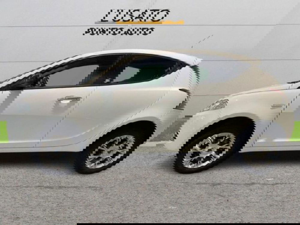 Lancia Ypsilon usata a Ancona (4)