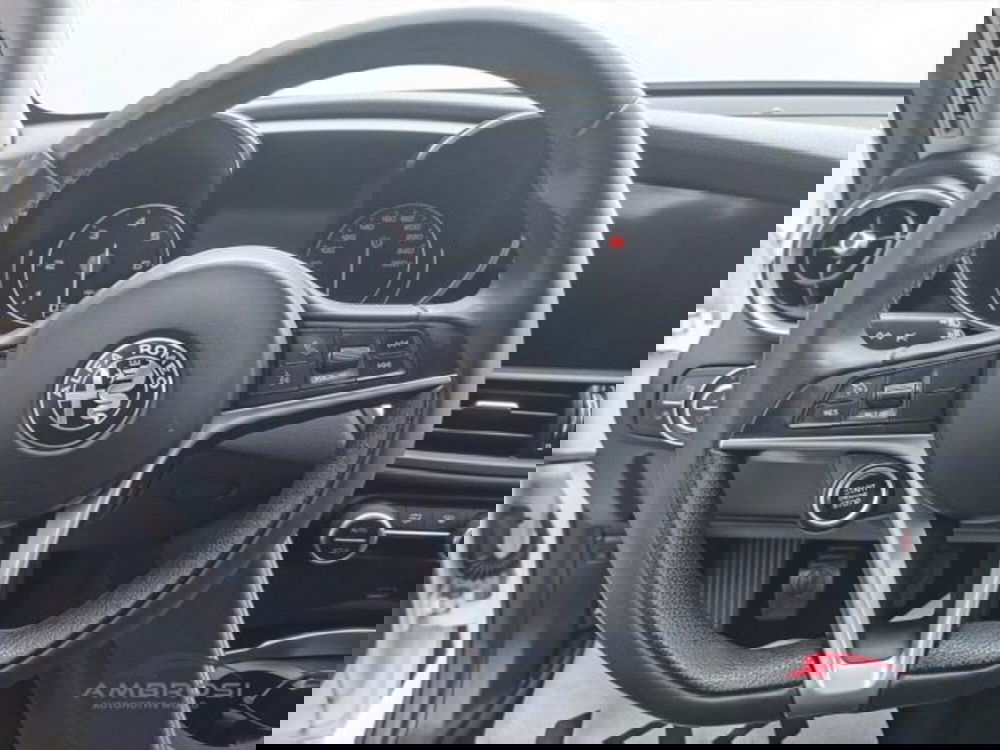 Alfa Romeo Giulia usata a Perugia (14)