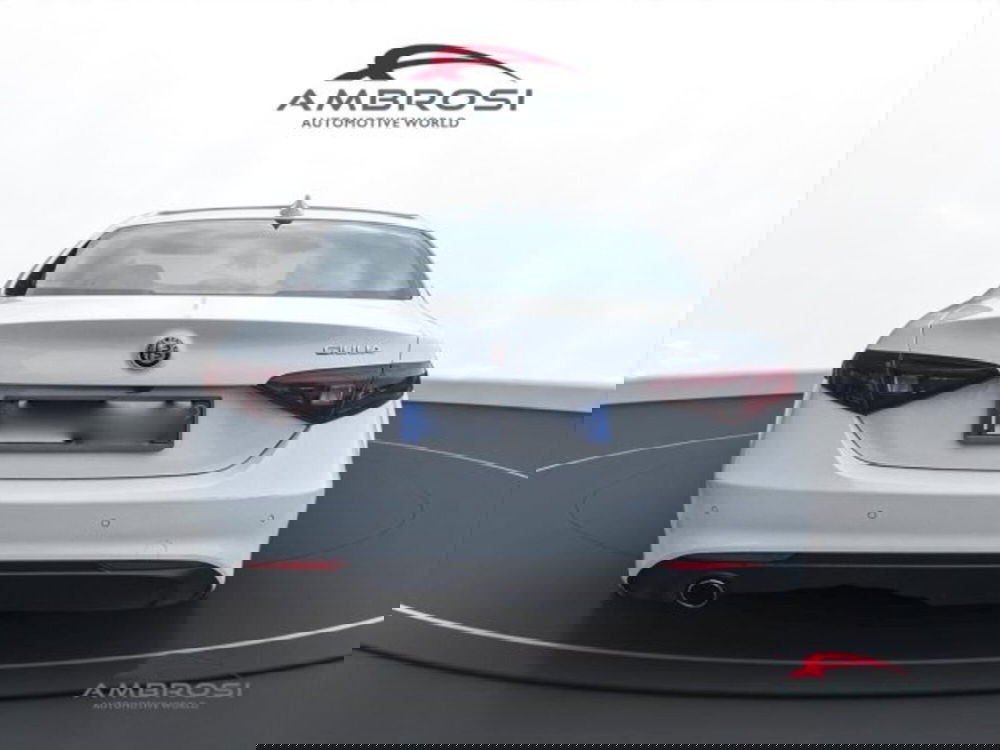 Alfa Romeo Giulia usata a Perugia (8)