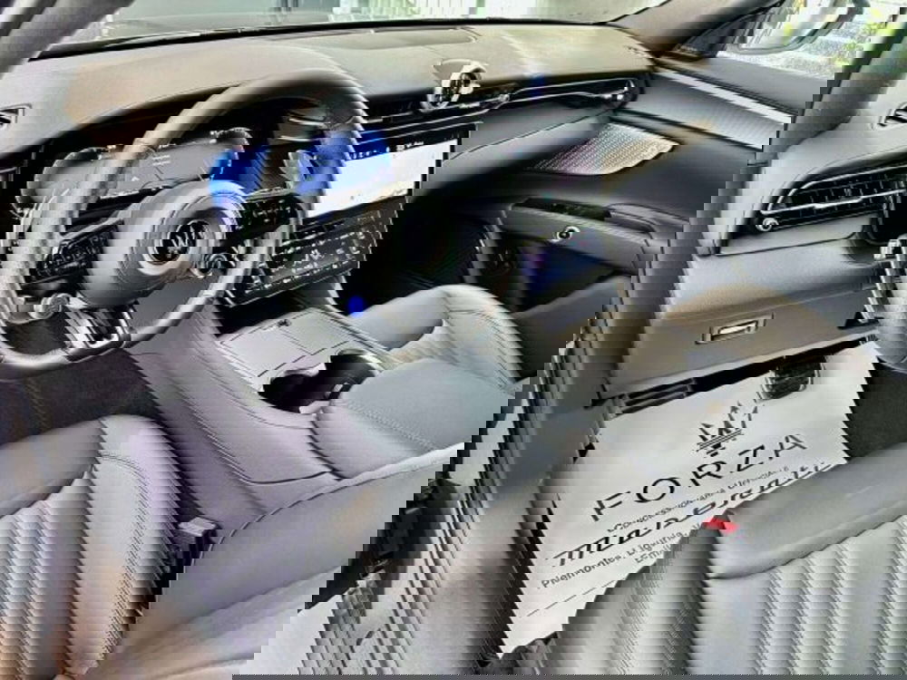 Maserati Grecale nuova a Torino (9)