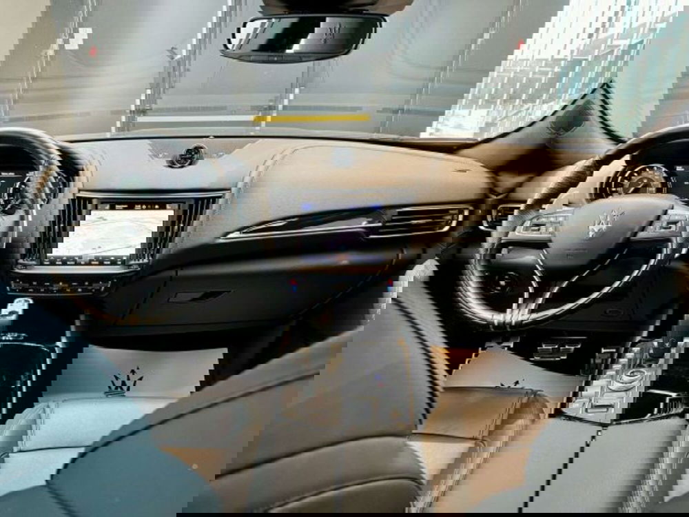 Maserati Levante usata a Torino (15)