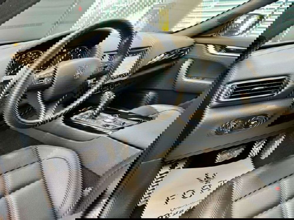 Maserati Levante usata a Torino (9)