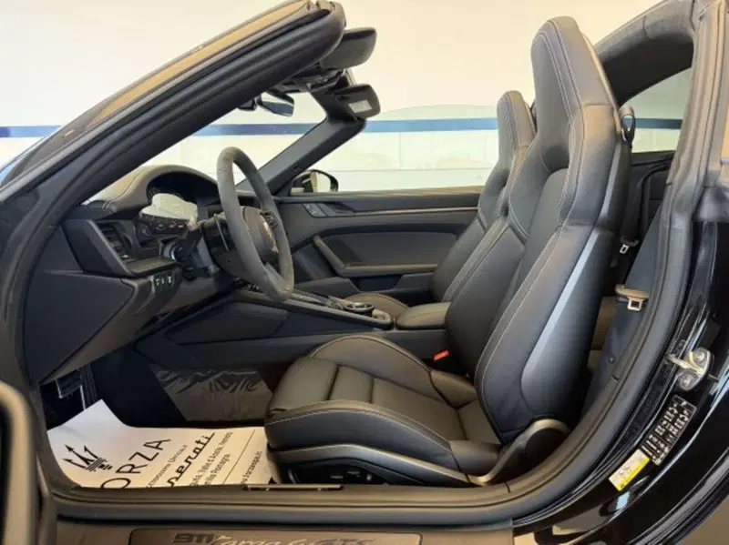 Porsche 911 Cabrio nuova a Torino (9)