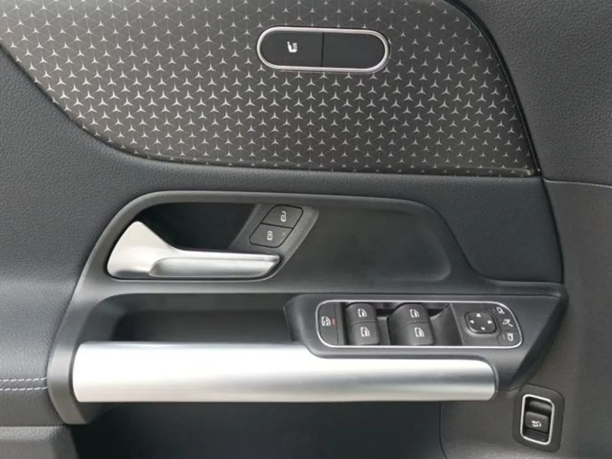 Mercedes-Benz GLA SUV usata a Milano (14)