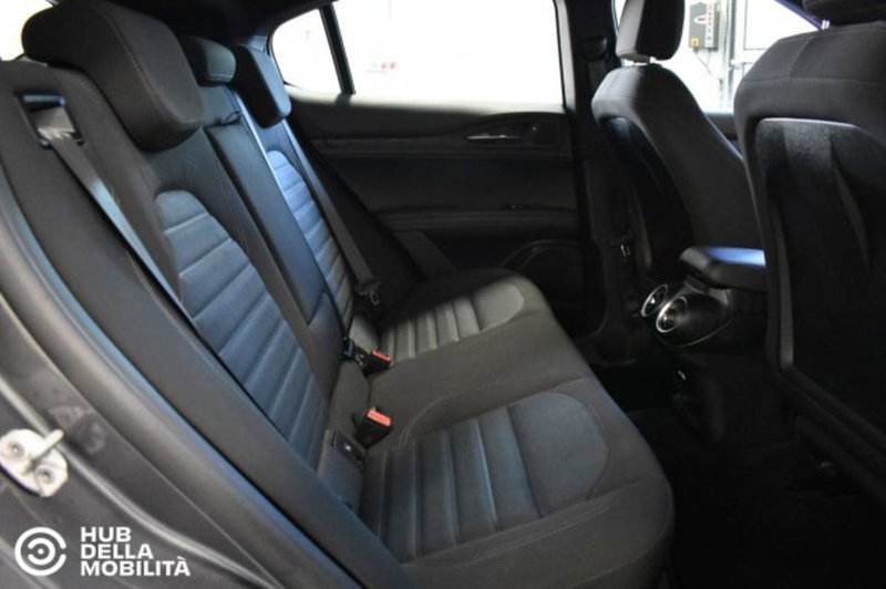 Alfa Romeo Stelvio usata a Perugia (18)