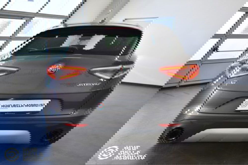 Alfa Romeo Stelvio usata a Perugia (5)