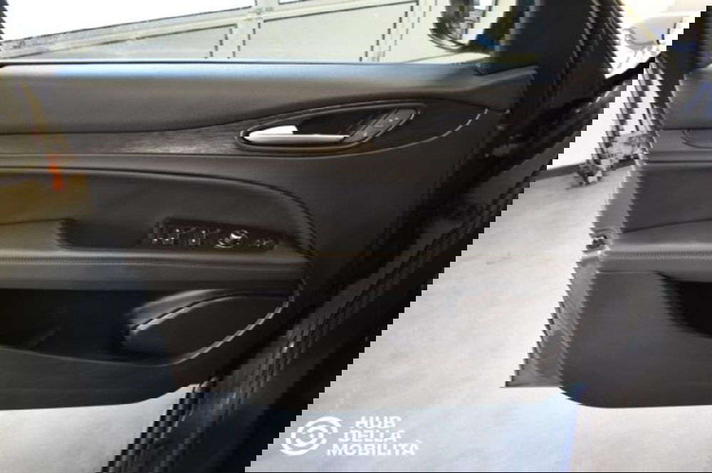 Alfa Romeo Stelvio usata a Perugia (7)