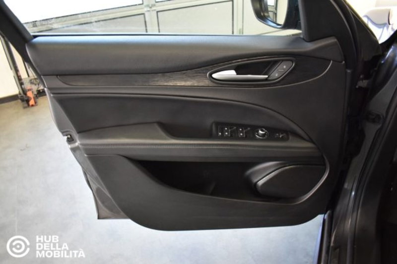 Alfa Romeo Stelvio usata a Perugia (7)