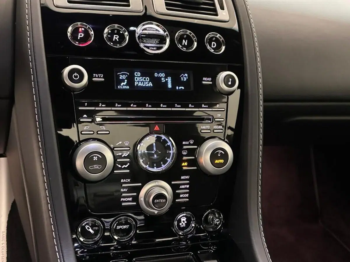 Aston Martin DBS usata a Varese (11)