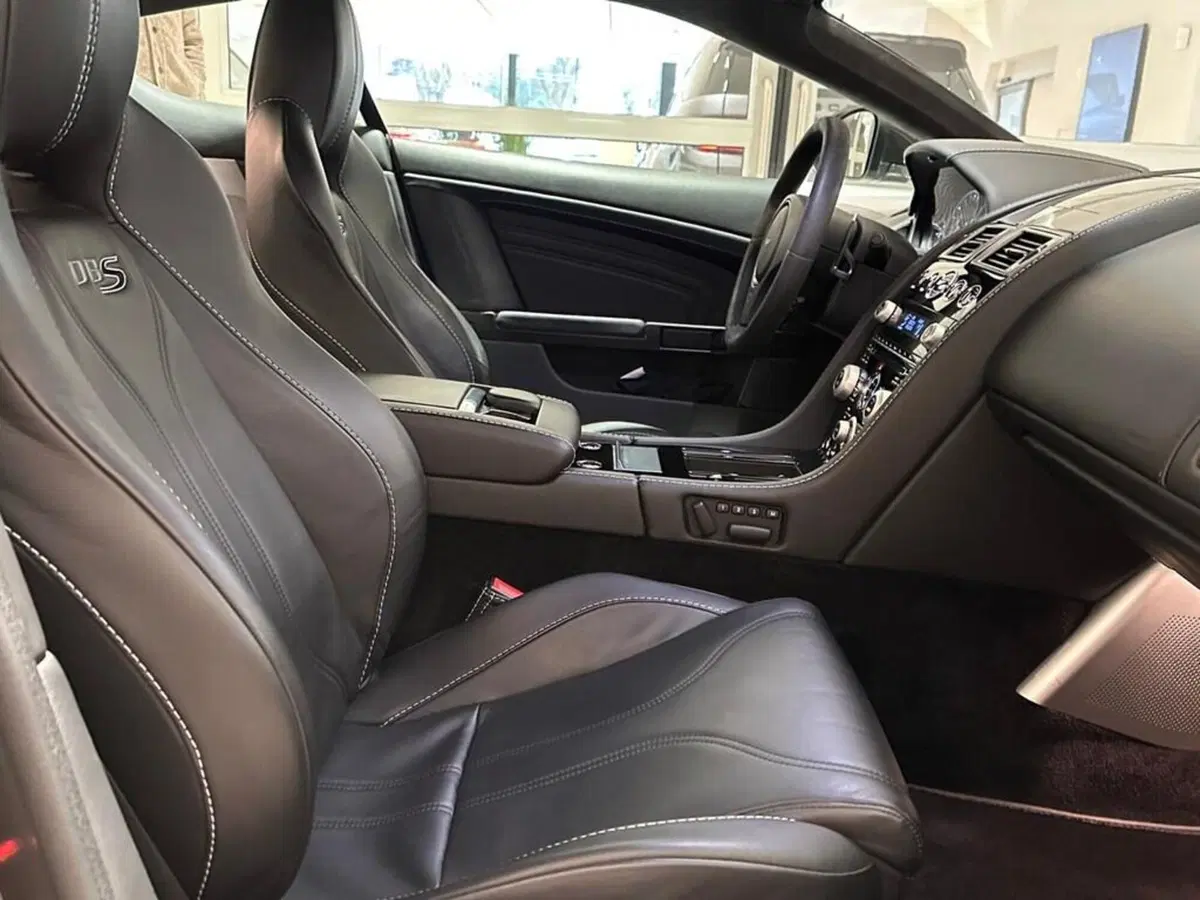 Aston Martin DBS usata a Varese (3)