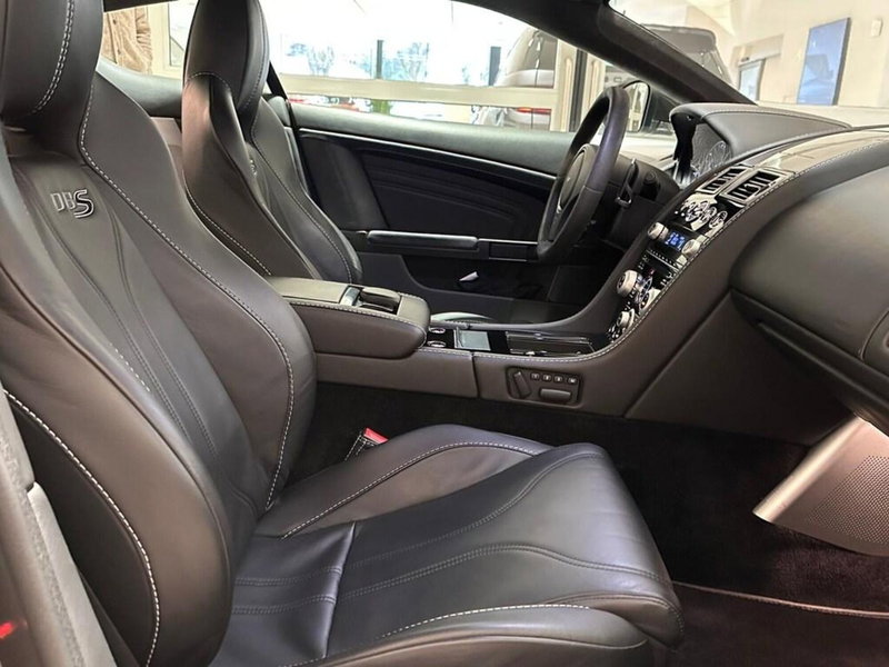 Aston Martin DBS usata a Varese (3)