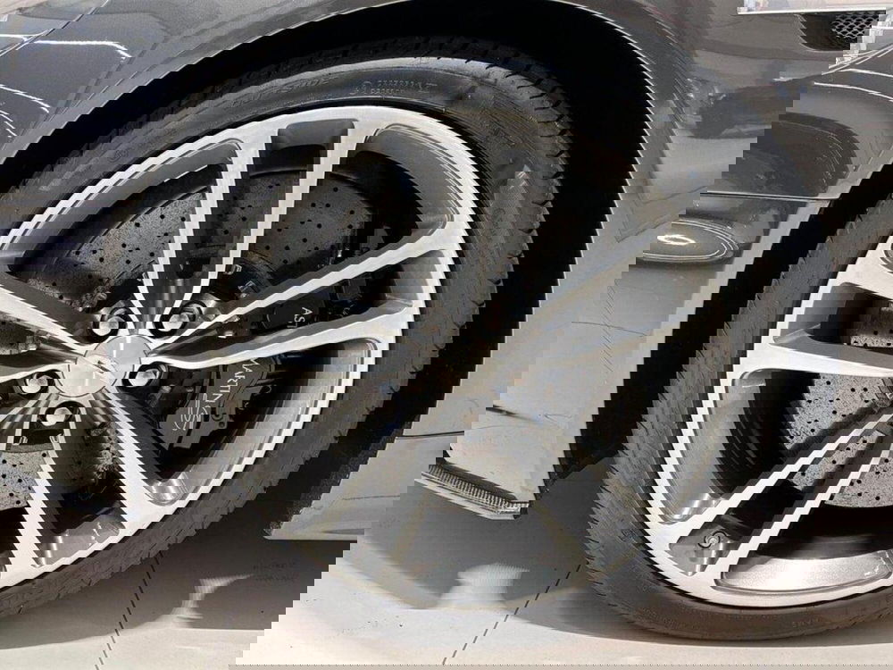 Aston Martin DBS usata a Varese (7)