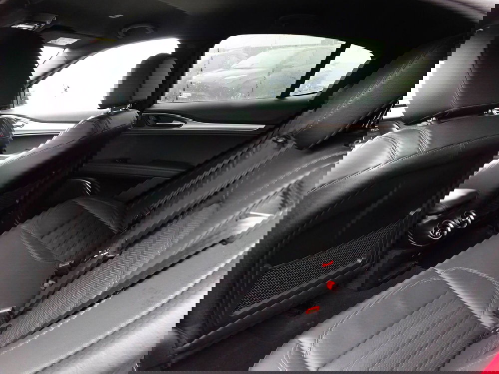 Alfa Romeo Stelvio usata a Venezia (11)