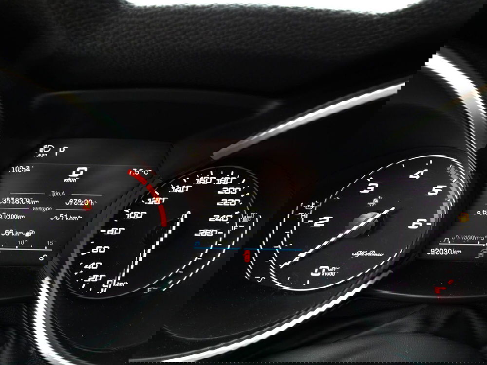 Alfa Romeo Stelvio usata a Venezia (16)