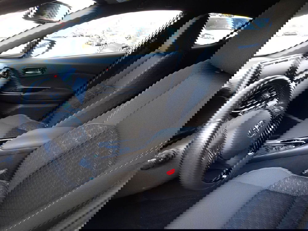Toyota Toyota C-HR usata a Treviso (10)