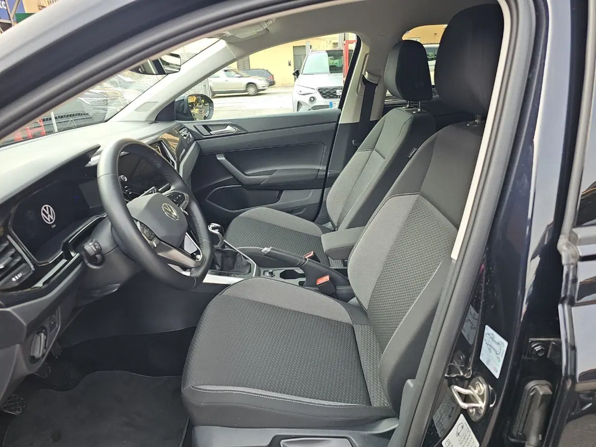 Volkswagen Taigo usata a Lecco (10)