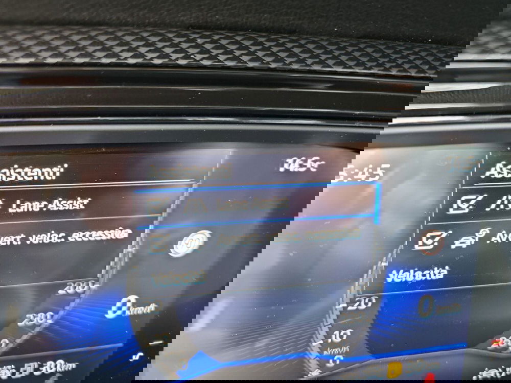 Volkswagen Taigo usata a Lecco (17)