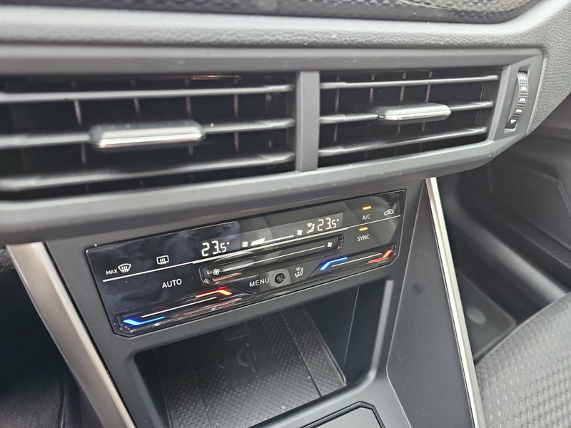 Volkswagen Taigo usata a Lecco (18)