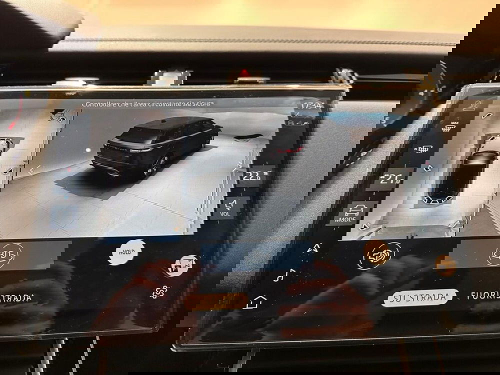 Land Rover Range Rover Velar nuova a Varese (12)