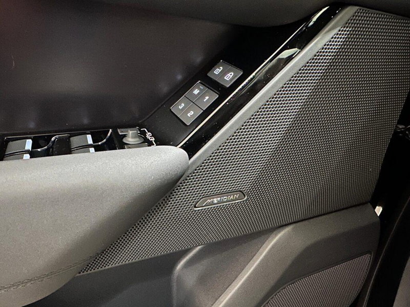 Land Rover Range Rover Velar nuova a Varese (13)