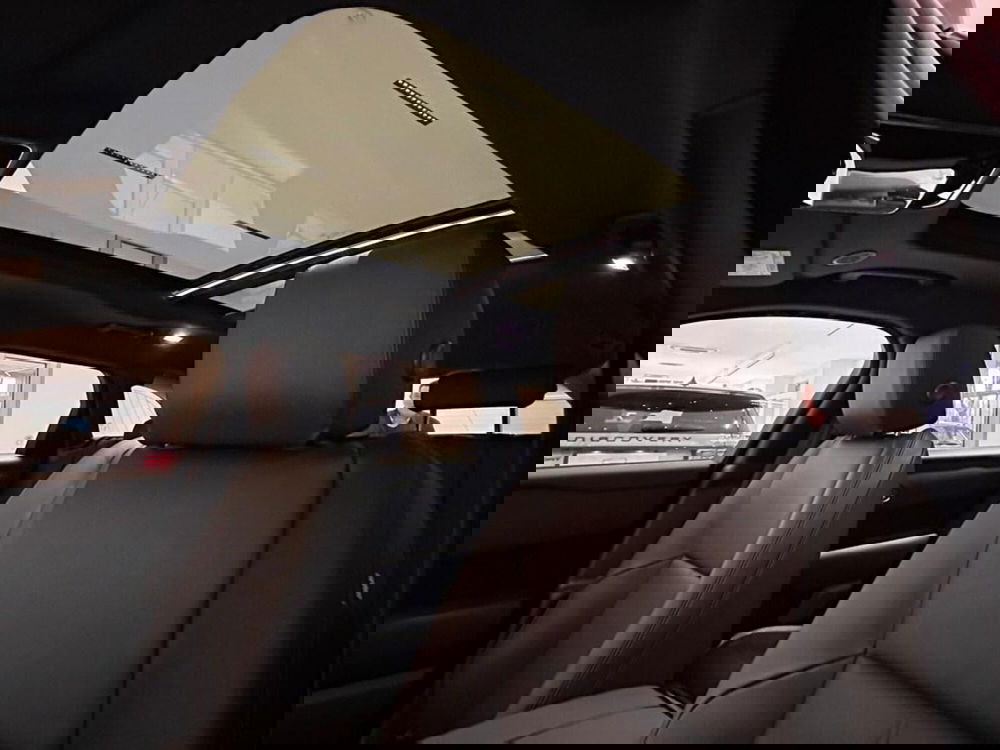 Land Rover Range Rover Velar nuova a Varese (14)